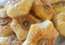 Zvjezdice sa sirom i maslinama