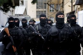 Tenzije na Kosovu: Kfor patrolira oko baze ROSU