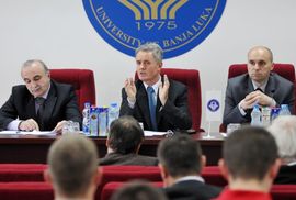 Osam asistenata zaposleno po roditeljskoj liniji