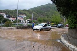 Nevrijeme paralisalo Budvu