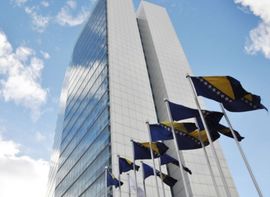 Državni službenici najavljuju štrajk zbog smanjenja plata   