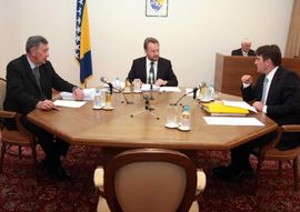 Budžet BiH: Smanjenje plata, ali svima istovremeno