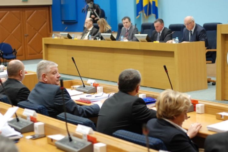 Usvojene izmjene Zakona o državnim službenicima