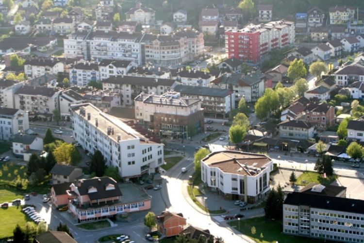 Laktaši: Hoće da zabrane kretanje maloljetnika noću