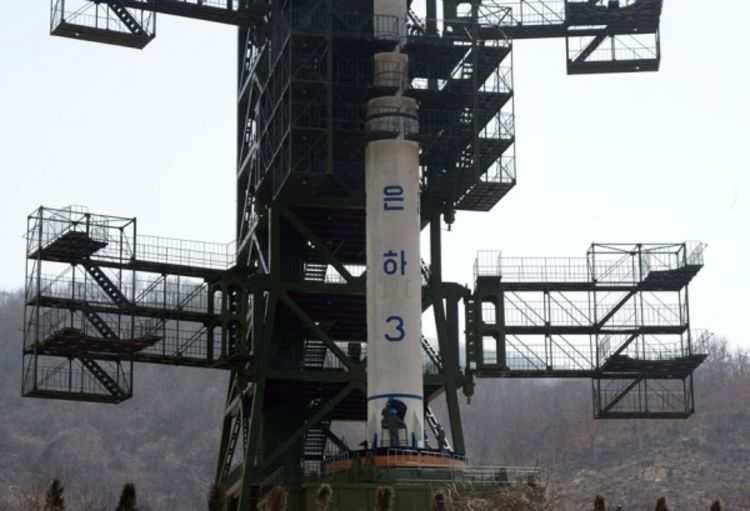 Pjongjang postavio rakete, a Tokio štit