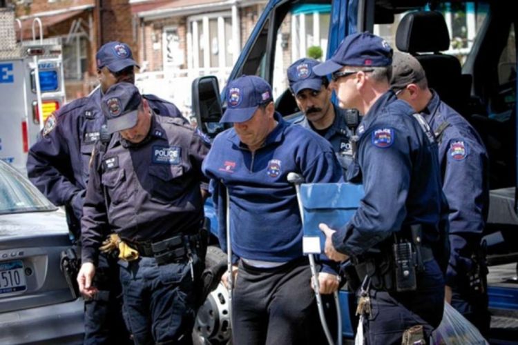 U Bruklinu ranjena četiri policajca, napadač u kritičnom stanju