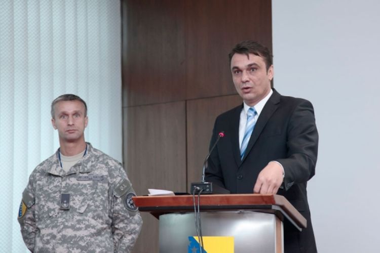 Ahmetović informisao Bevandu o stanju bezbjednosti