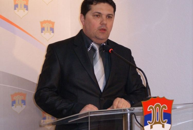 SDS protiv antikorupcionog tima