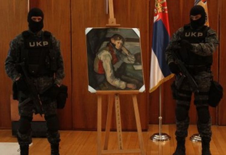 Tajni agent vozio Pink pantere glumeći taksistu