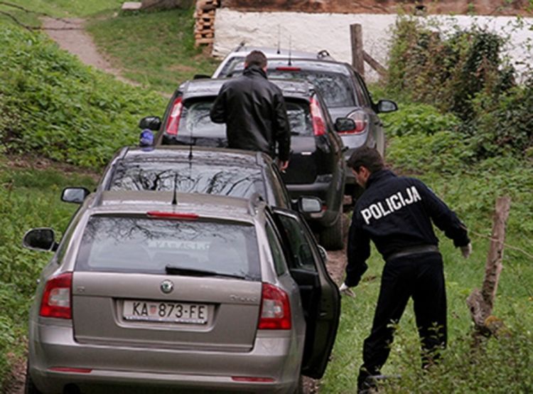 Ubijenom srpskom starcu na glavu stavljena kapa sa petokrakom