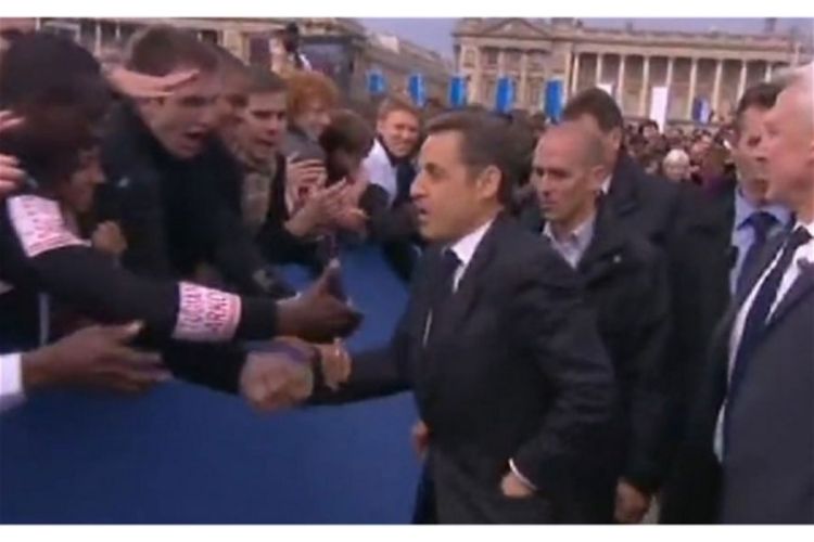 Sarkozi skinuo ručni sat da ga pristalice ne bi opljačkale