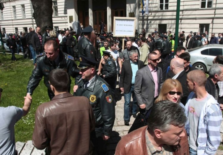 Policajci traže ostavku kantonalnog ministra