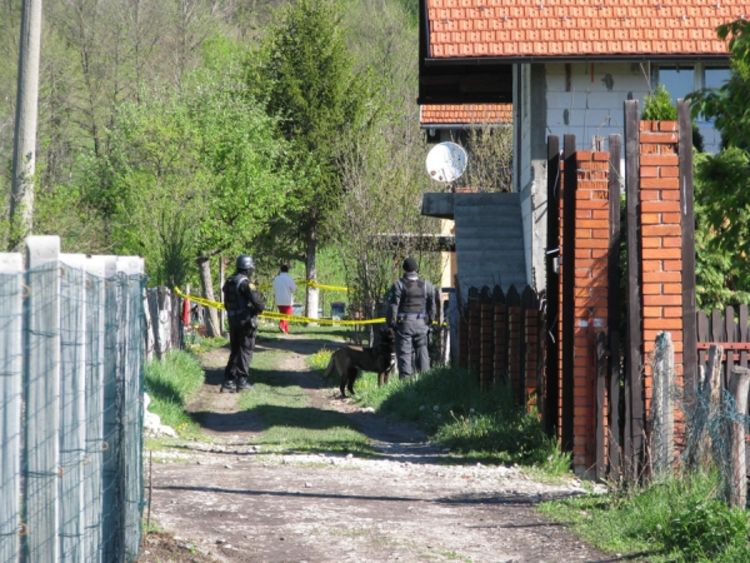 Hadžićeva i policajac u susjednim sobama u bolnici
