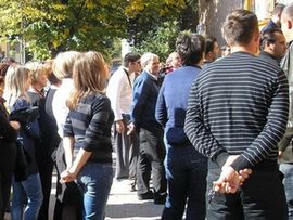 Protestvovali ispred kantonalne Vlade u Mostaru zbog smanjenja plata