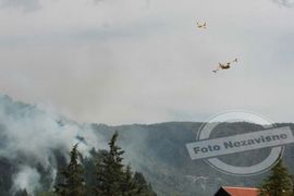 Ni kanaderi nisu ugasili požar