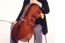 Polomljeno Stradivariusovo violončelo