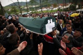 U Višegradu ukopano 66 Bošnjaka ekshumiranih iz jezera Perućac
