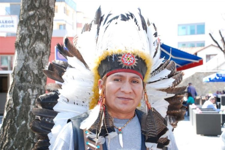 Bolivijac Geronimo svirkom uveseljava Prijedorčane