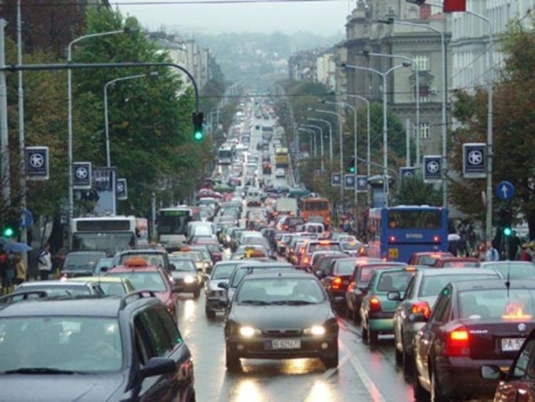 Od danas novi pravilnik u saobraćaju u Srbiji