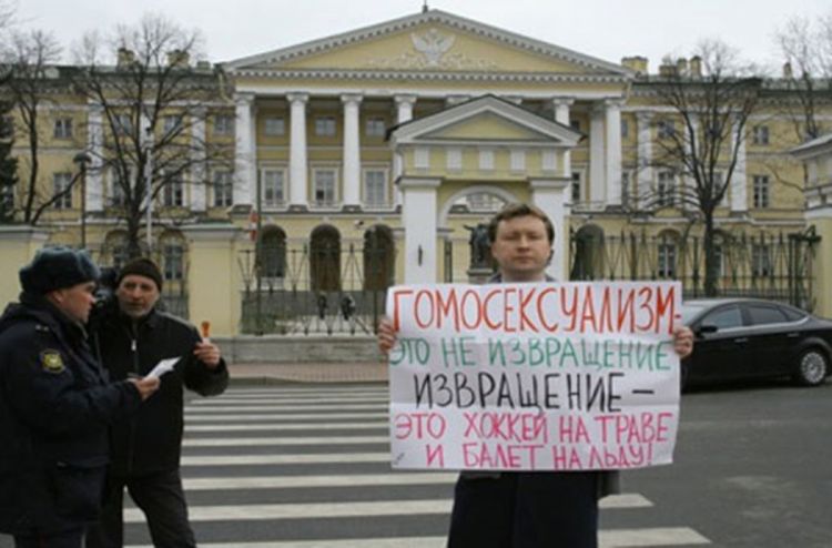 Gej aktivista u Rusiji osuđen zbog širenja homoseksualne propagande