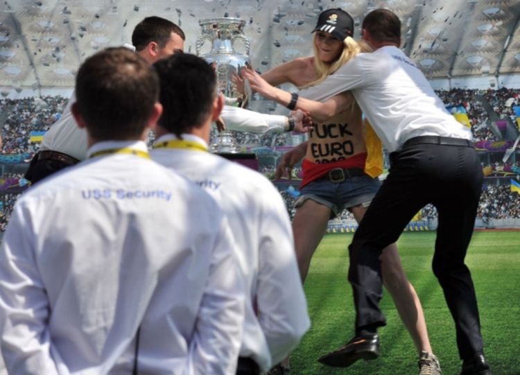 Gole Ukrajinke ponovo u akciji: Srušile pehar Evra 2012