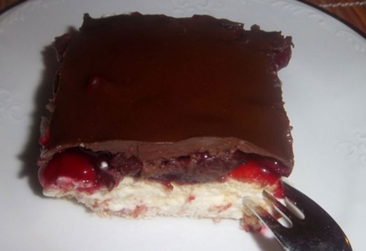 Krem kocke s višnjama