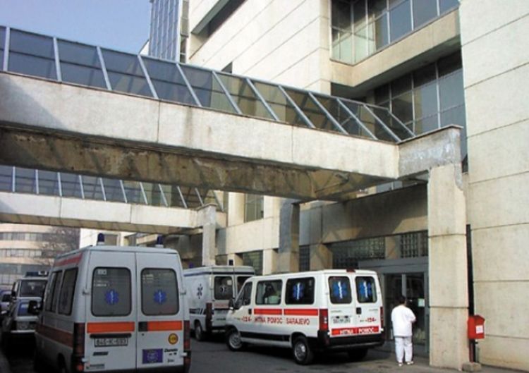 Napao doktora,  doživio infarkt dok su mu pružali prvu pomoć, pa umro