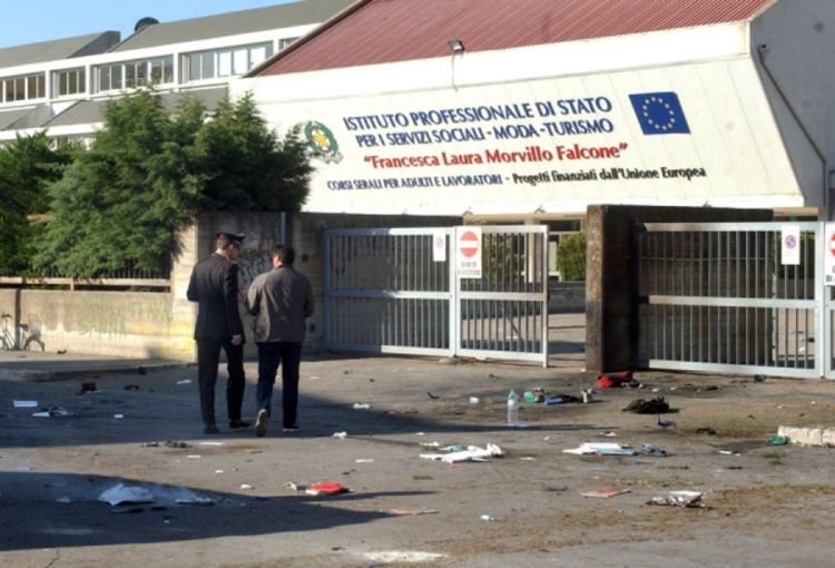 Učenica poginula, sedmoro povrijeđenih