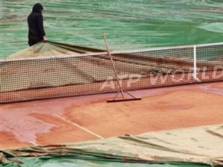 Kiša i dalje pada u Rimu, Novak i Rafa čekaju odluku organizatora