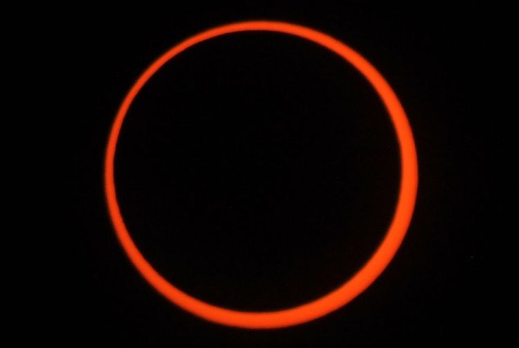Prstenasto pomračenje Sunca