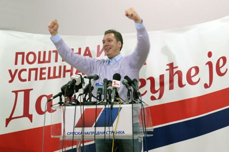Štab SNS-a: Vučić pjevao Miljacku, Velja Ilić najveseliji