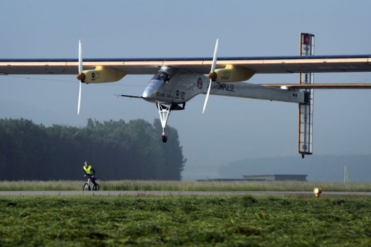 Prvi međukontinentalni let aviona na solarni pogon