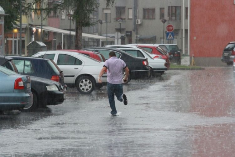 Prolom oblaka u Banjaluci: Pogledajte fotografije