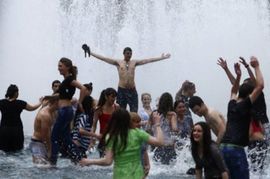 Maturanti slavili uz pjesme o Ratku Mladiću
