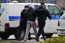 Slučajno nađeni dokumenti doveli do razbijanja grupe krijumčara ljudi