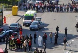 Postavio bombu ispred škole jer nisu htjeli od njega da kupe gorivo