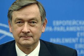 Delo: Da li je Turk morao bojkotovati inauguraciju Nikolića?