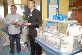Kliničkom centru uručena dva inkubatora