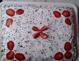 Torta sa jagodama i ananasom