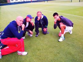 Nole počeo da trenira na Vimbldonu : Trava za užinu