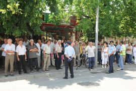 Protestovali i mali akcionari: Kriminal u privatizacijama niko ne ...