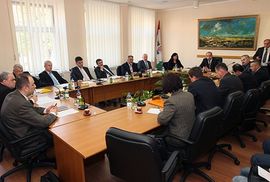 Budžet HNK: Prikazali suficit, a imali deficit
