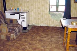 Majku ubio pred njihovo dvoje djece, pa im dao po krem-bananicu