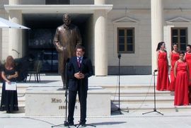 Otkriven spomenik Ivi Andriću