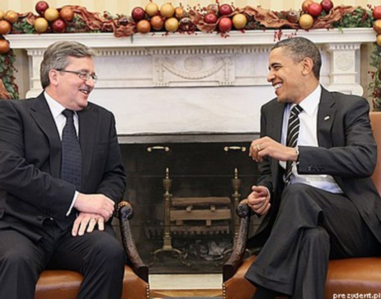 Obama se izvinjava Komorovskom zbog gafa o logorima