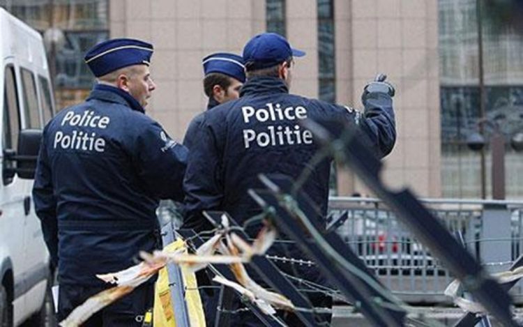 Napali policijsku stanicu zbog hapšenja žene koja je nosila veo