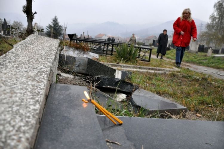Oštećeno pravoslavno i jevrejsko groblje