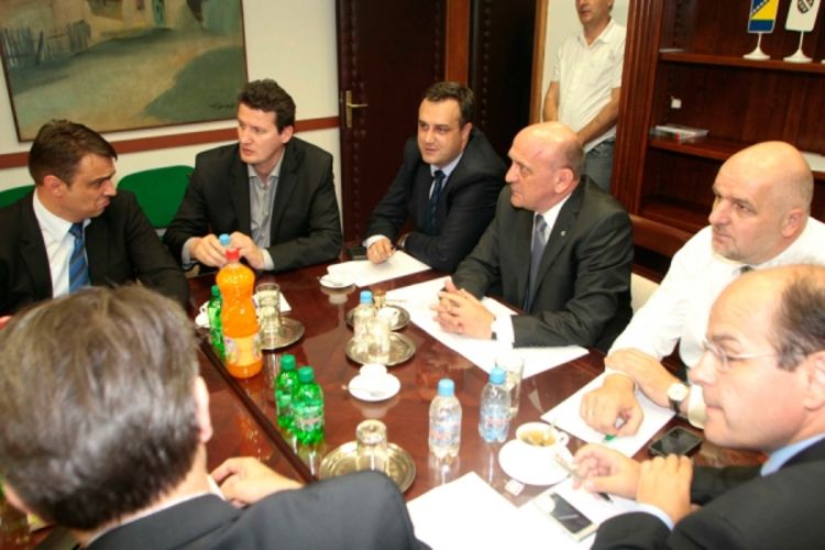 Tihić: Nećemo se dobrovoljno povući