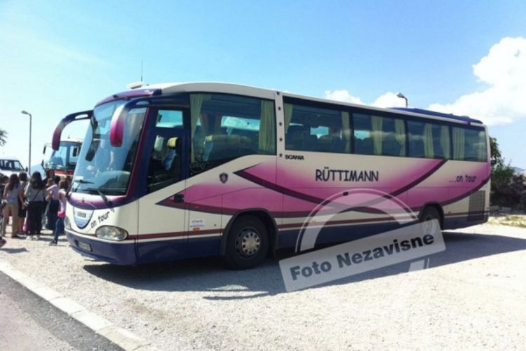 Učenici iz Doboja i Modriče izbjegli tragediju: Autobusu punom djece otpao točak