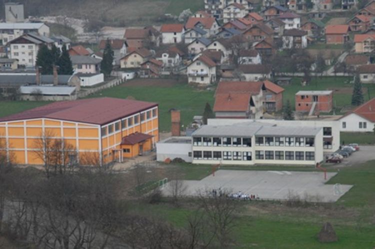 Šekovići: Načelniku plata 680, a predsjedniku parlamenta 2.200 KM